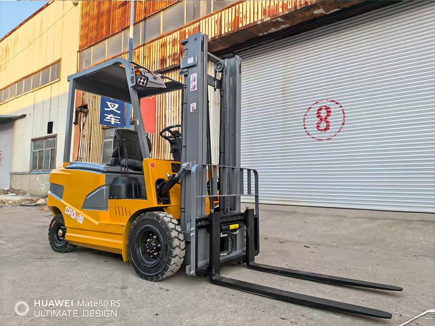 2吨叉车视频展示